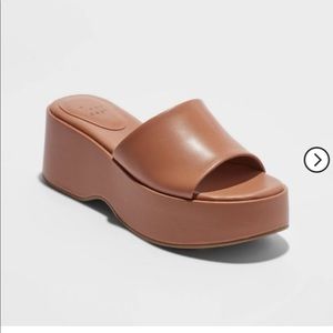 Wynona Platform Sandal